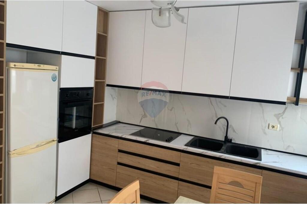 Apartament 2+1 per qira Komuna e Parisit !