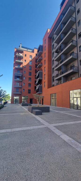 Shitet Apartament 2+1 në Qendër të Kamzës – I Sapo Përfunduar