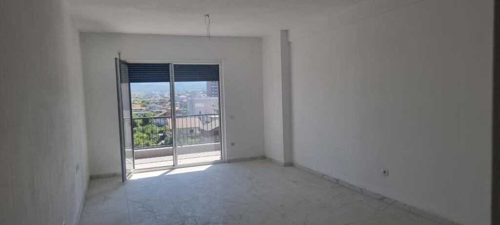 Shitet Apartament 2+1 në Qendër të Kamzës – I Sapo Përfunduar