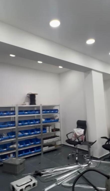 Super ambient biznesi buze rruge per qira,Ish Ekspozita