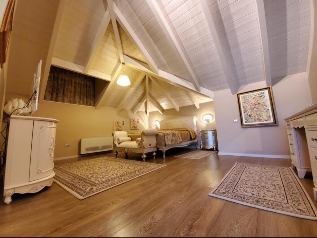 🏡 Villetta su 4 piani in vendita nella Residenza "Akacia Hills" al TEG!