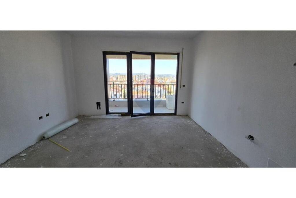 Apartment 1 + 1 for sale at Bulevardi i Ri in the Ndregjoni complex.