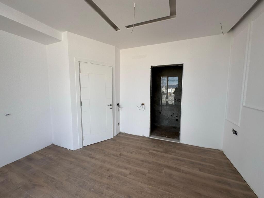 🏢 Appartamento in Vendita 3+1+2 📍 Indirizzo: Via Mine Peza 💰 Prezzo: 355,000 €