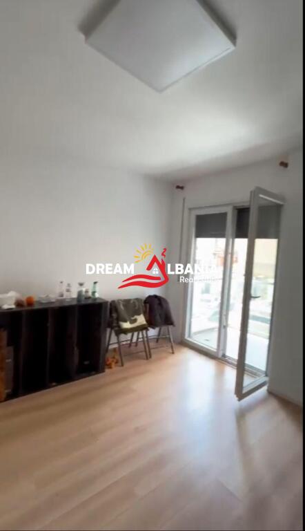 Ambjent Zyre me qera ne Myslym Shyr, prane Gjykates se Larte ne Tirane (ID 42611336))