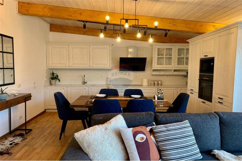 PENTHOUSE 2+1+2 PARKING SPACES FOR SALE AT THE LAKE