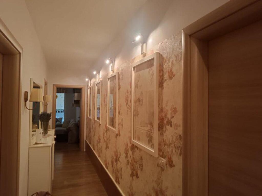 JEPET ME QERA APARTAMENT 2+1 600 EURO ALI DEMI
