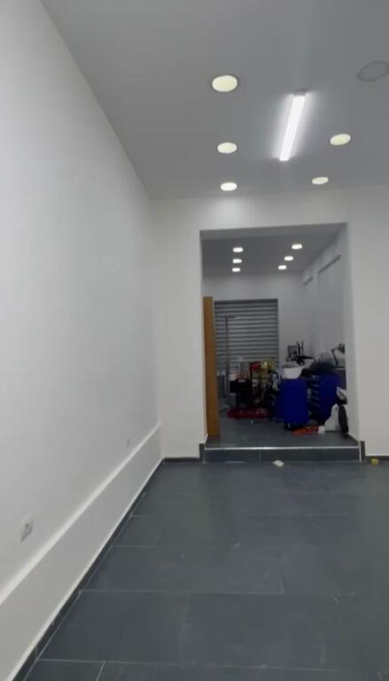 Super ambient biznesi buze rruge per qira,Ish Ekspozita