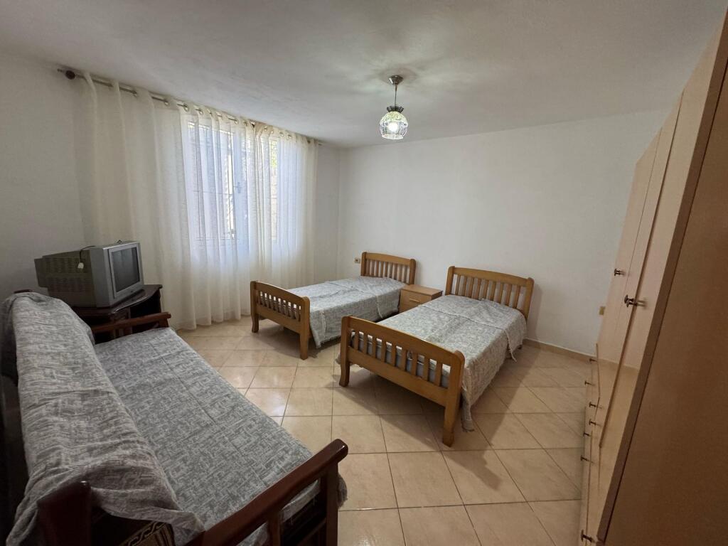 📣 AFFITTO Appartamento 1+1 📍 Selite, Vicino all'Università “Marin Barleti” 💶 Prezzo 350 Euro