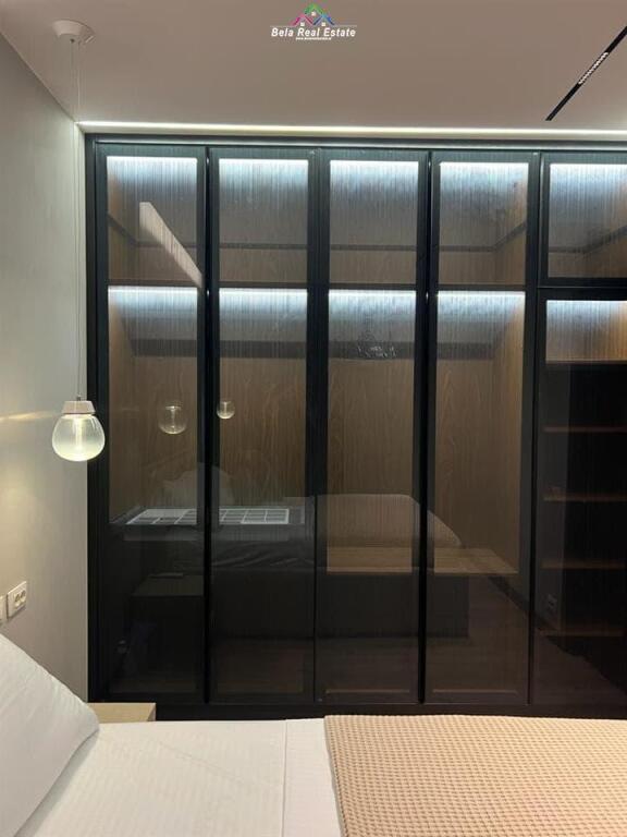 Apartament Me Qera 2+1+2+Post Parkimi tek Rruga e Barrikadave (ID B2201068) Tirane