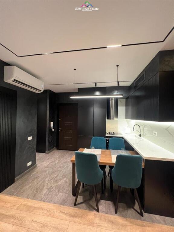 Apartament Me Qera 2+1+2+Post Parkimi tek Rruga e Barrikadave (ID B2201068) Tirane