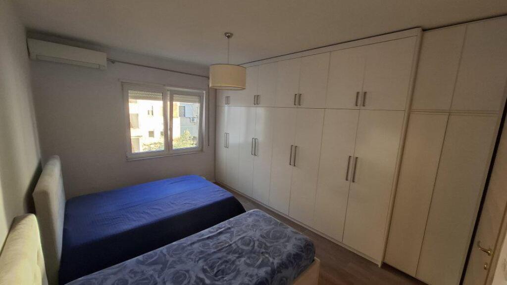 JEPET ME QERA APARTAMENT 2+1 600 EURO ALI DEMI