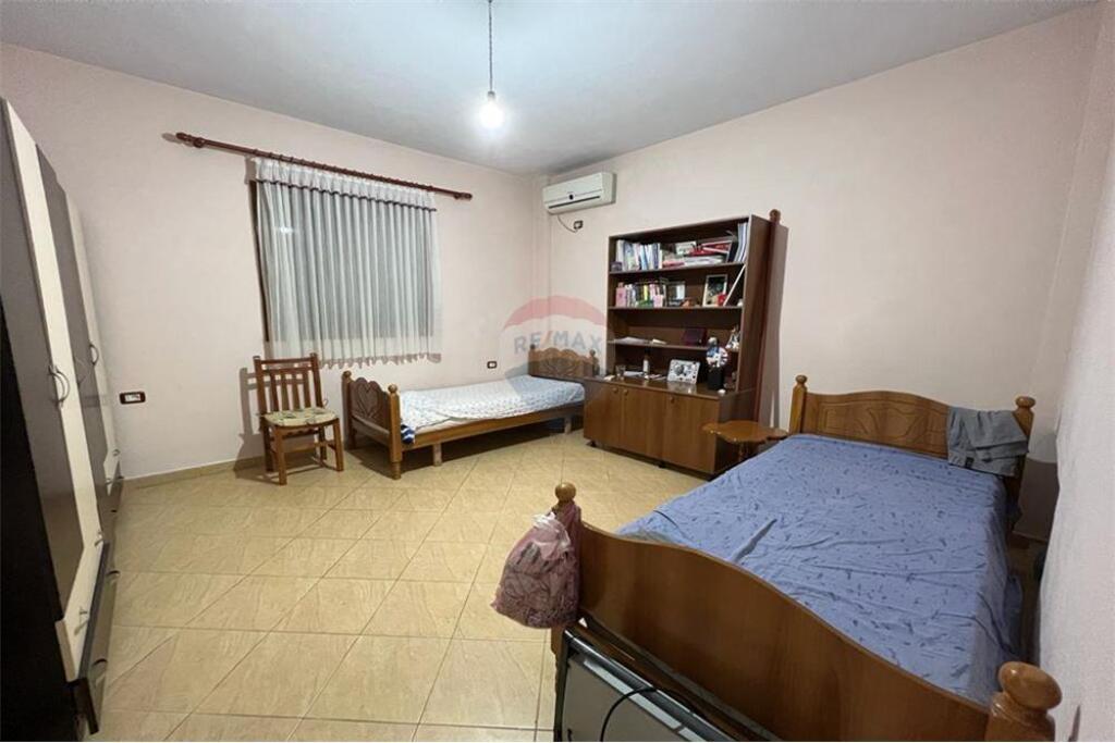 Villa for Rent in Kamez !