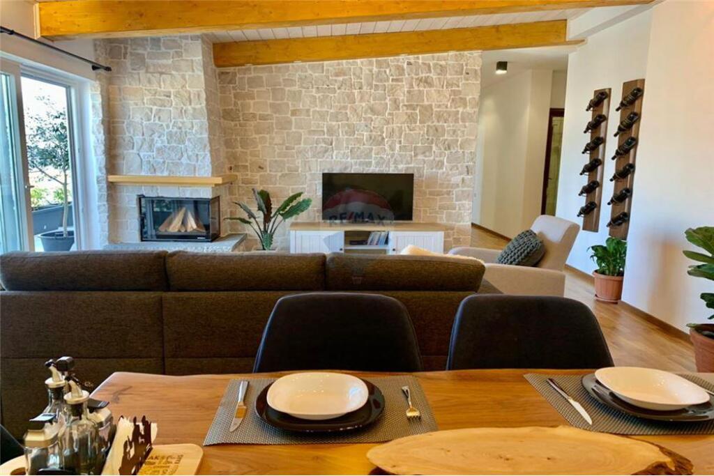 PENTHOUSE 2+1+2 PARKING SPACES FOR SALE AT THE LAKE
