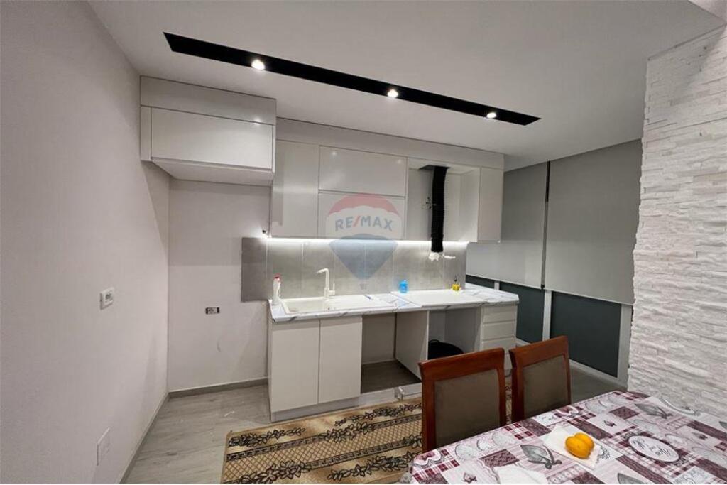 Villa for rent, Kamëz.