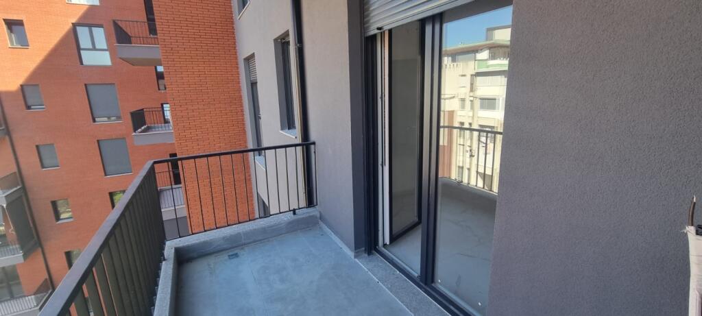 Shitet Apartament 2+1 në Qendër të Kamzës – I Sapo Përfunduar