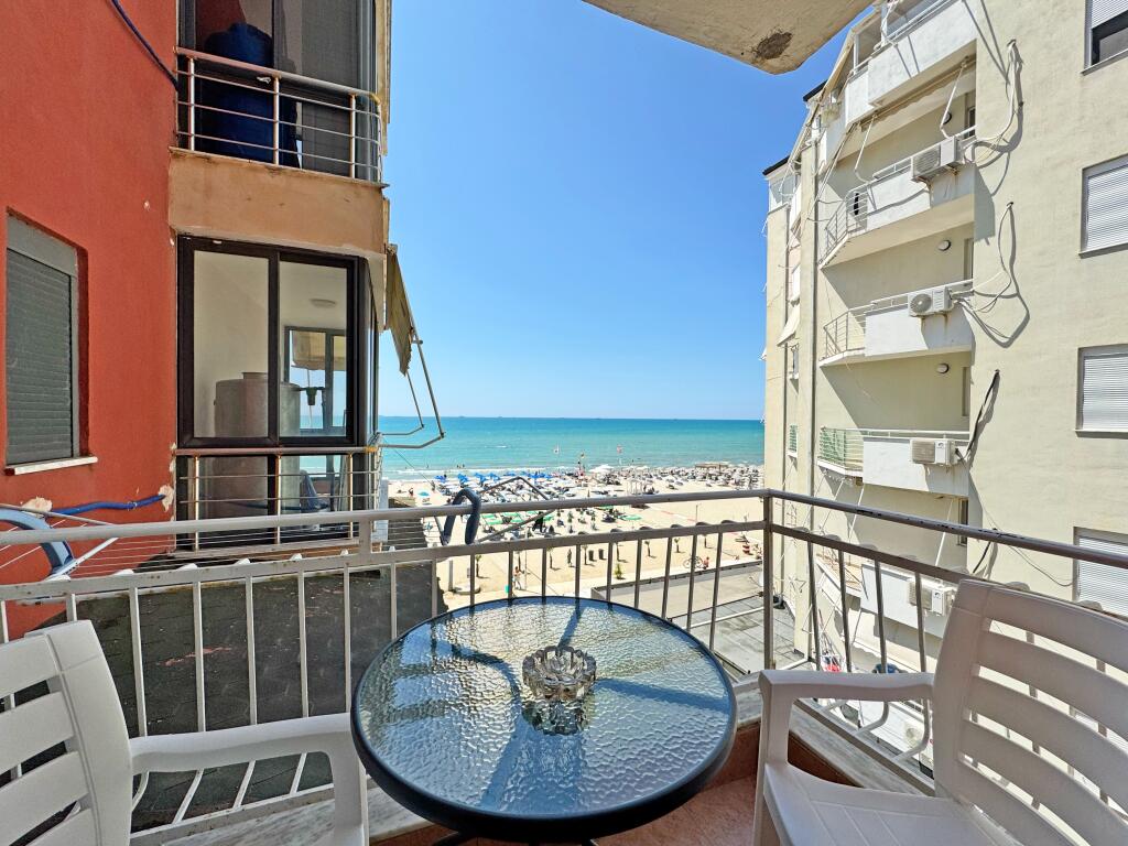Appartamento 1+1 sulla prima linea sul mare | Shkëmbi i Kavajës, 53m²