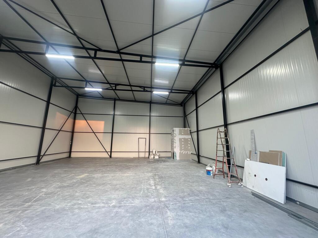 SUPER WAREHOUSE FOR RENT NEAR THE MARKET, TIRANA