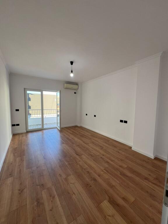 Në shitje, Apartament 2+1. 📍 Vendndodhja: Ish Parku i Autobusave, Tiranë.