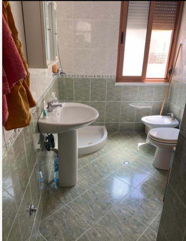 Jepet me qira Aprtament 2+1+GARAZH ne GOLEM 550 euro
