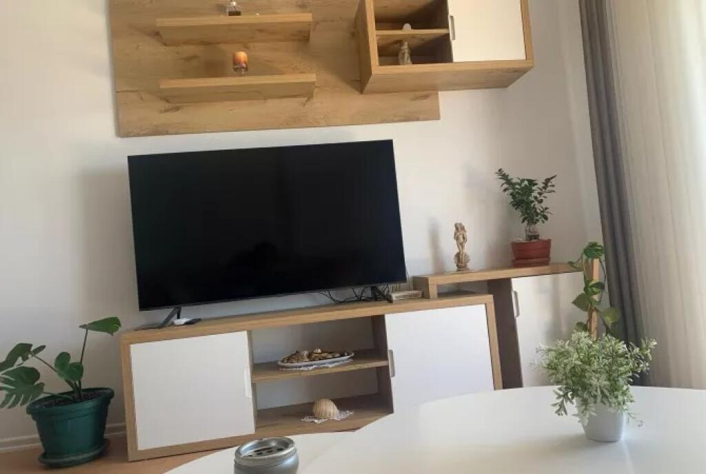 📢ESCLUSIVO – Appartamento 2+1+2 in Affitto al Complesso Alb~Edil, zona 5 Maji!