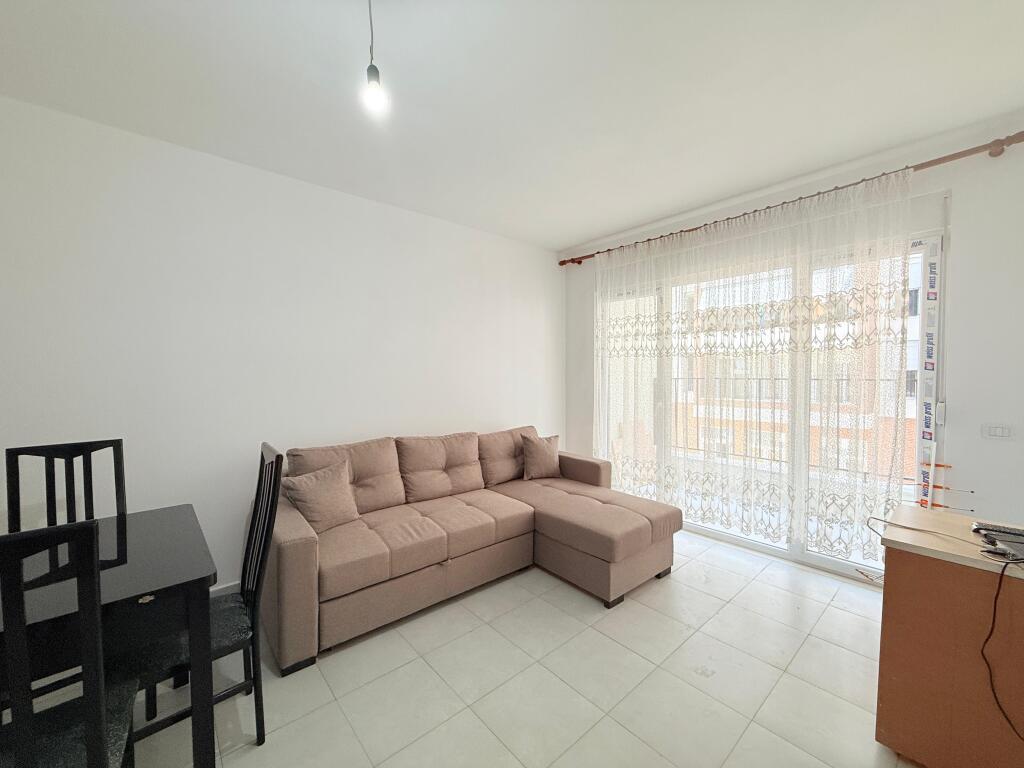 Apartament 1+1 me qira – 5 Maji, Tiranë