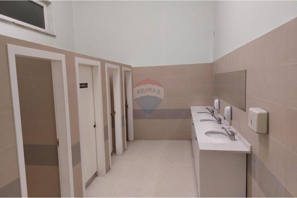 Durres, vendesi commerciale in vendita, 4.300 m² 1.500.000 € (ID: 530191065-17)