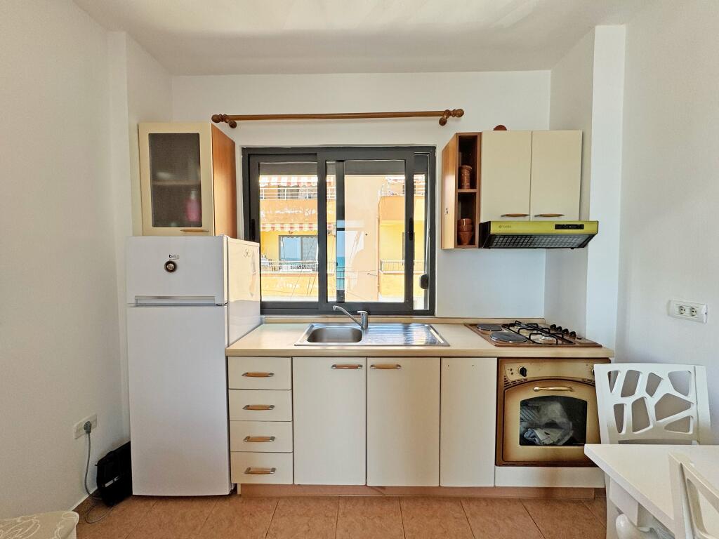 Appartamento 1+1 sulla prima linea sul mare | Shkëmbi i Kavajës, 53m²