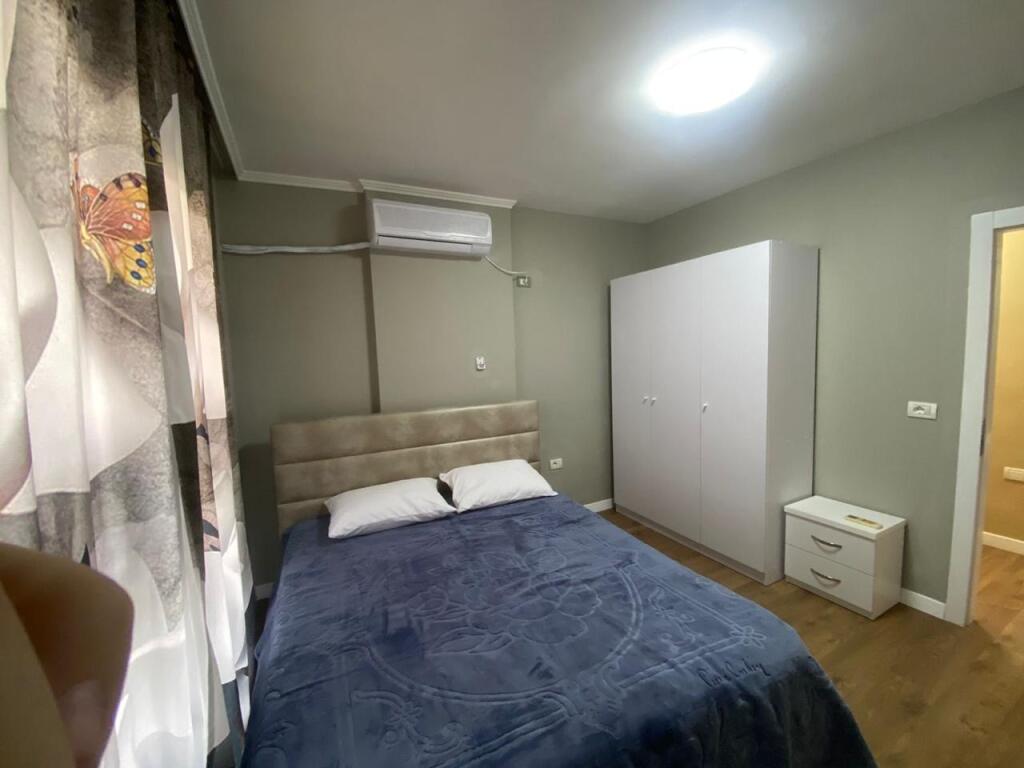Jepet Me Qera Apartament 2+1+1 Ballkon