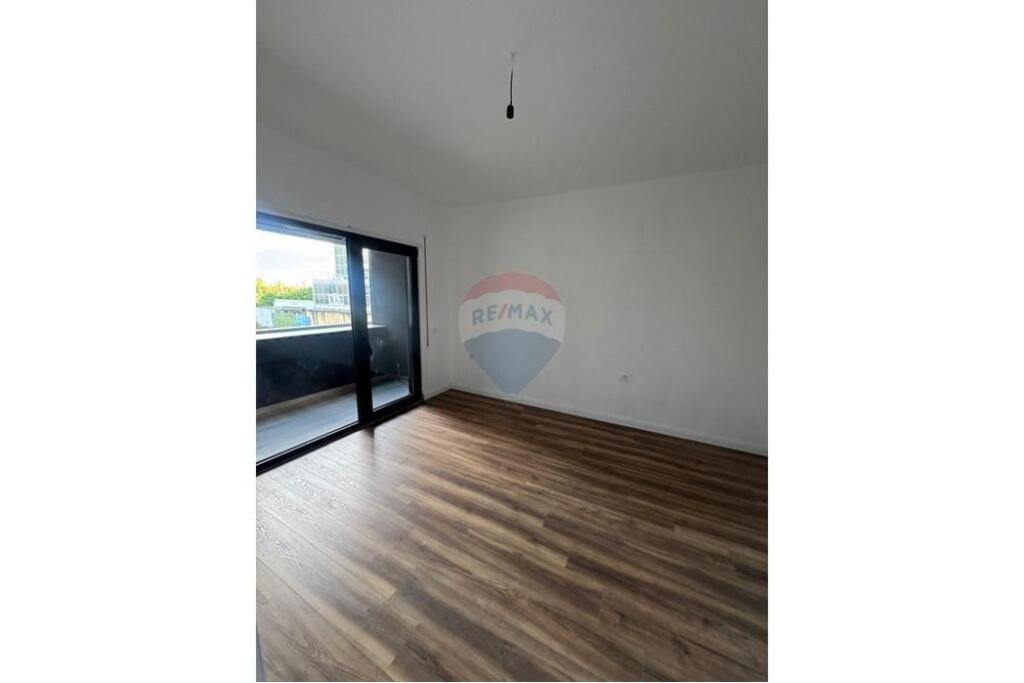 Jepet zyre me qira, Oasis Residence.
