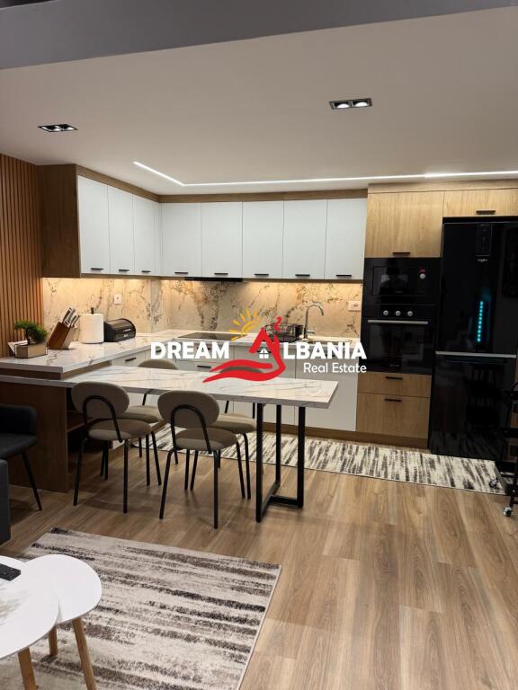 Appartamento Duplex in Affitto in Via Kavaja, vicino al Complesso Golden Park a Tirana (ID 42215326)