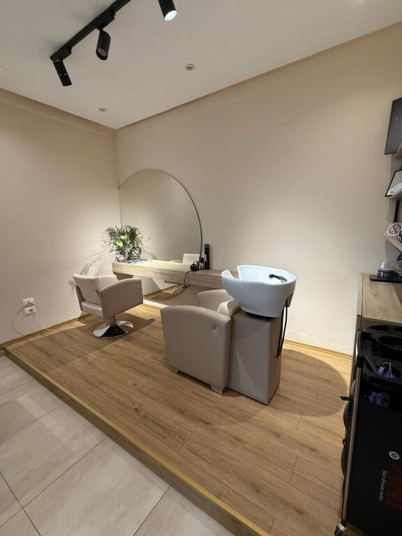 AMBIENT BIZNESI ME QERA TE SQUARE 21