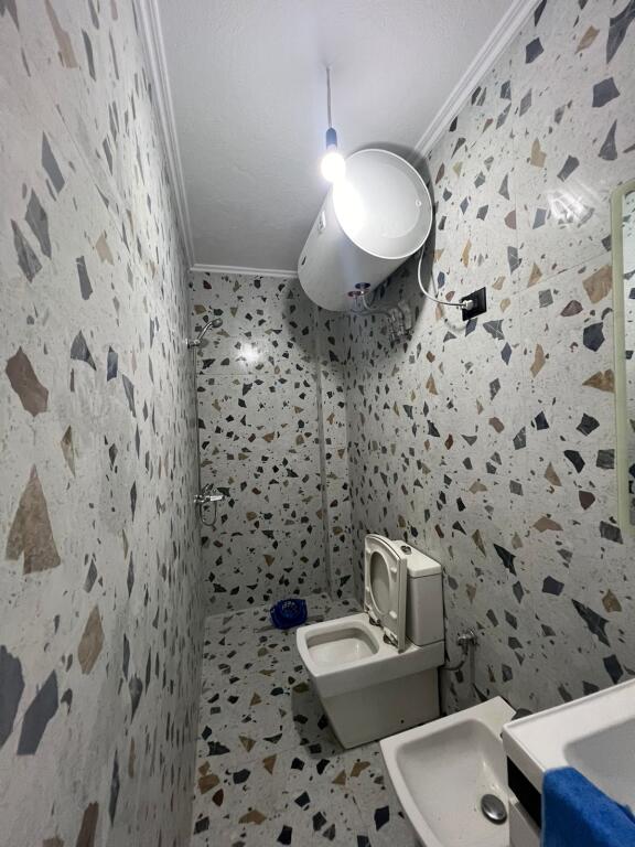 Në shitje, Apartament 2+1. 📍 Vendndodhja: Ish Parku i Autobusave, Tiranë.