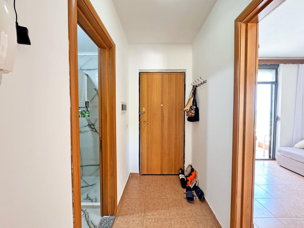 Appartamento 1+1 sulla prima linea sul mare | Shkëmbi i Kavajës, 53m²