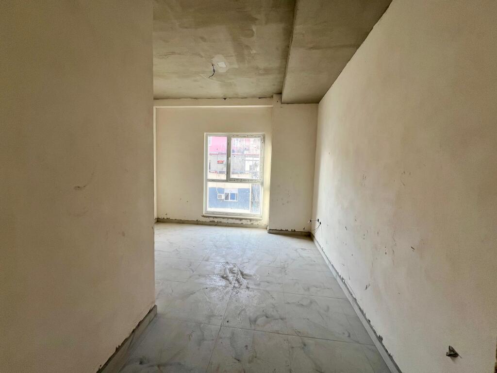 In vendita, Appartamento 2+1+2 “Laprakë”,Tirana.