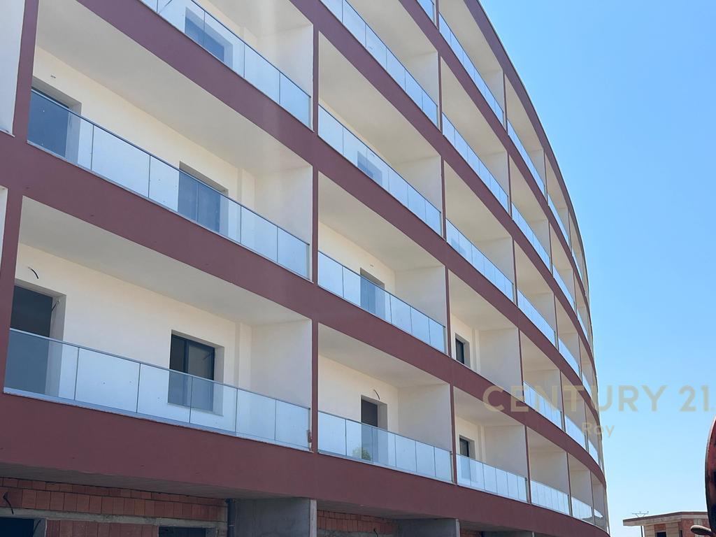VENDESI APPARTAMENTO 1+1 CON CORTILE NEL RESIDENCE EON, GOLEM!
