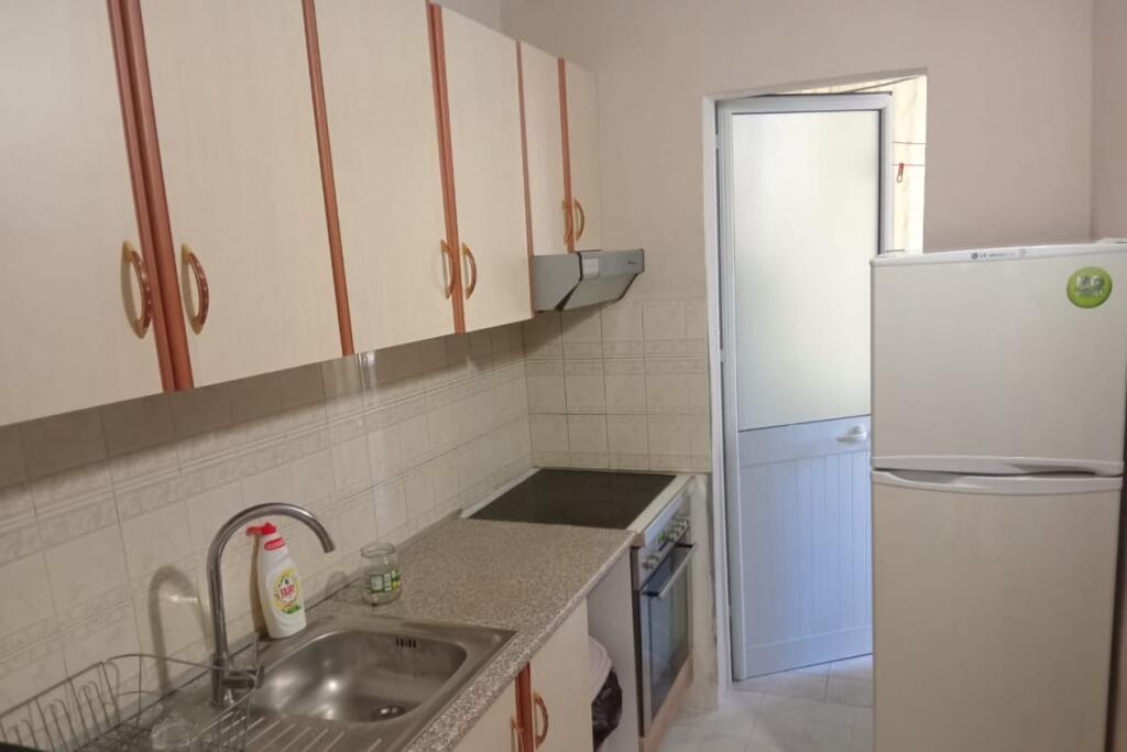 APARTAMENT ME QERA 2+1 PAZARI I RI 700 EURO