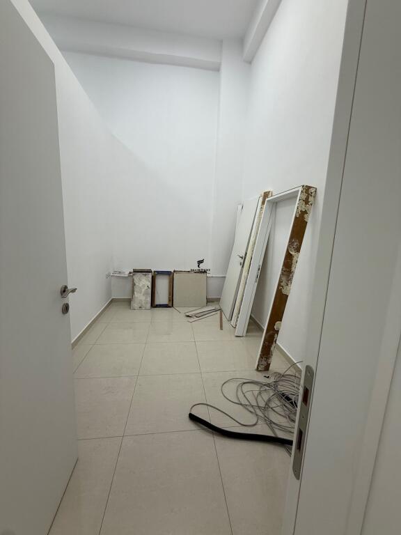 ZYRE ME QERA 110 M2 KOMUNA E PARISIT 1500 EURO