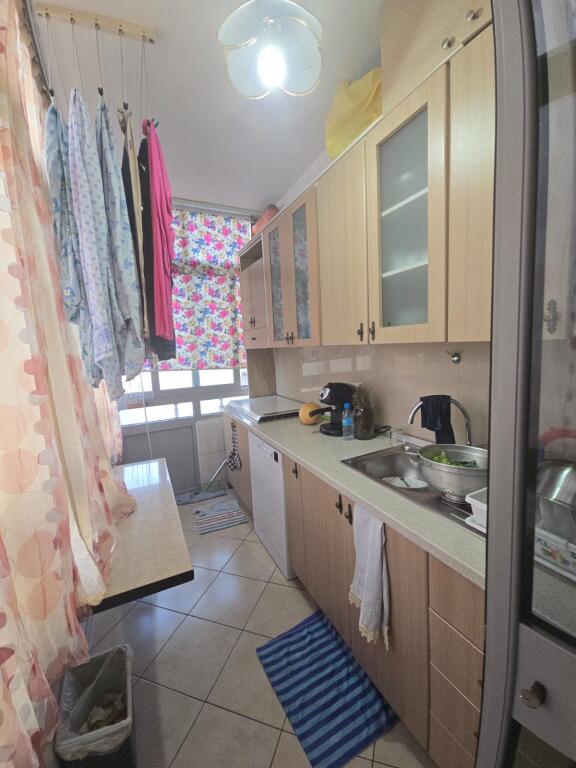 AFFITTASI APPARTAMENTO 1+1 VICINO ALL'ACQUEDOTTO, DURRËS