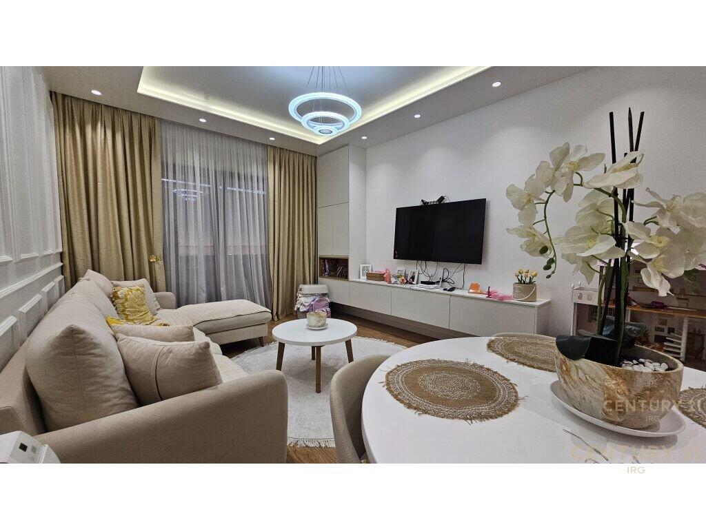 For sale – Apartment 2+1+2 with Parking Space, Residence “Oasis”, New Ring