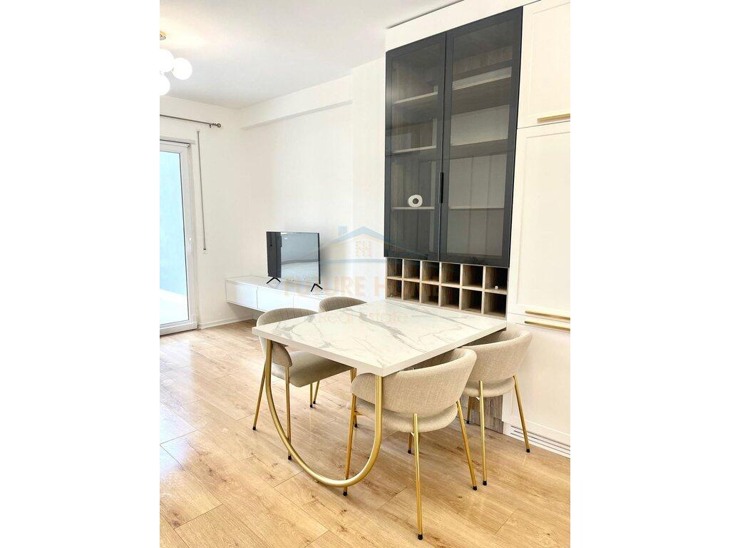 Rent, Apartment 1+1+Veranda, Unaza e Re.