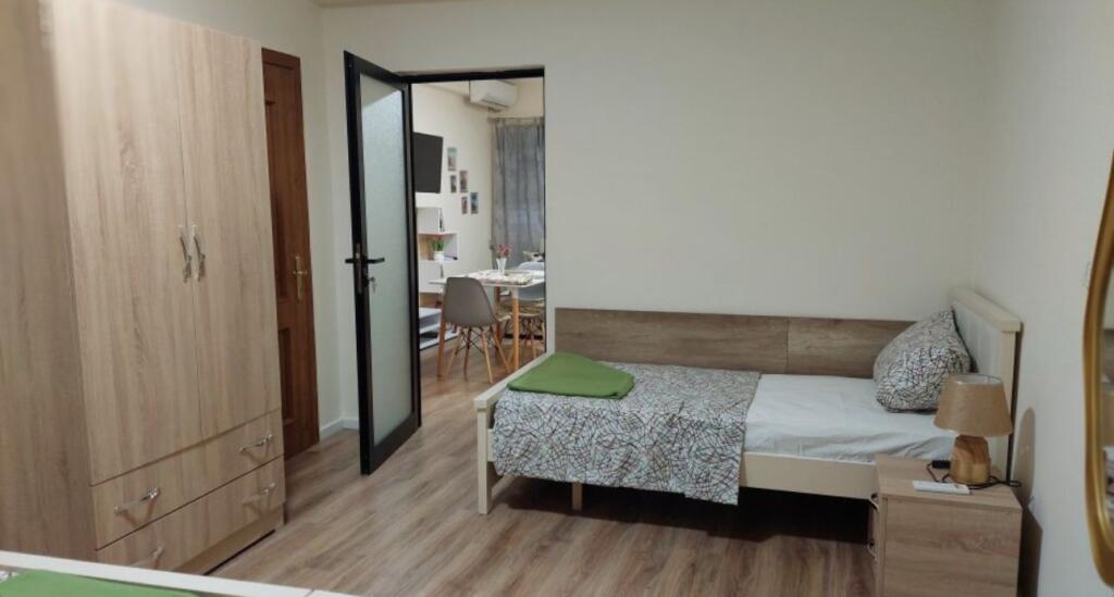 📍 Myslym Shyri (near Police Directorate)   🏠 Apartment 1+1 for rent   💶 Price: 600€/month   