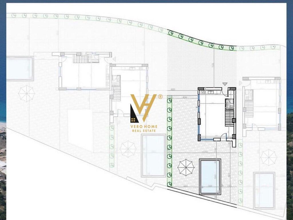 VILLA SU TRE PIANI IN VENDITA A BORSH 585.000 EURO