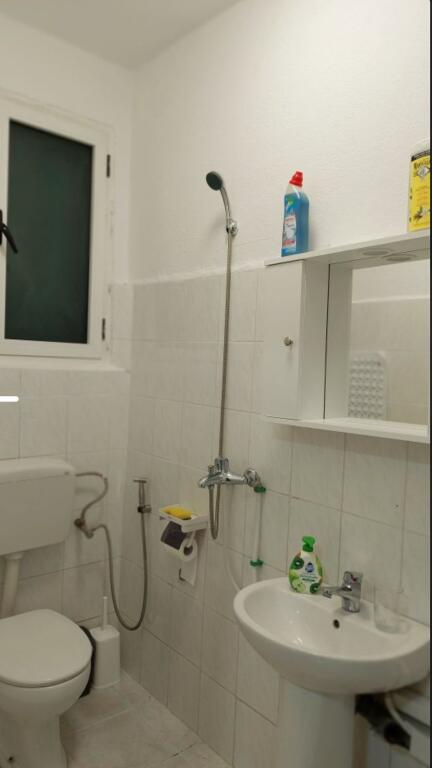 📍 Myslym Shyri (near Police Directorate)   🏠 Apartment 1+1 for rent   💶 Price: 600€/month   