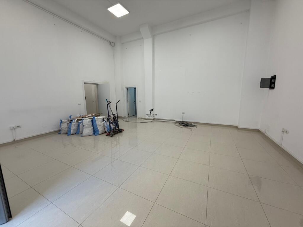 ZYRE ME QERA 110 M2 KOMUNA E PARISIT 1500 EURO