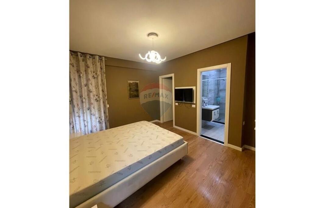 Apartment 2+1+2, Complex Contact 21 December
