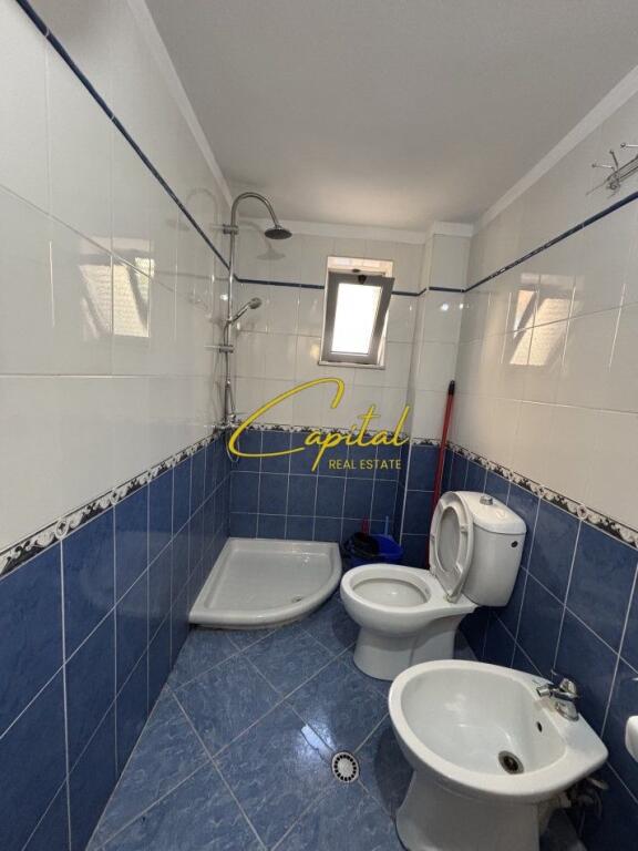 APARTAMENT ME QERA 1+1 MYSLYM SHYRI 450 EURO