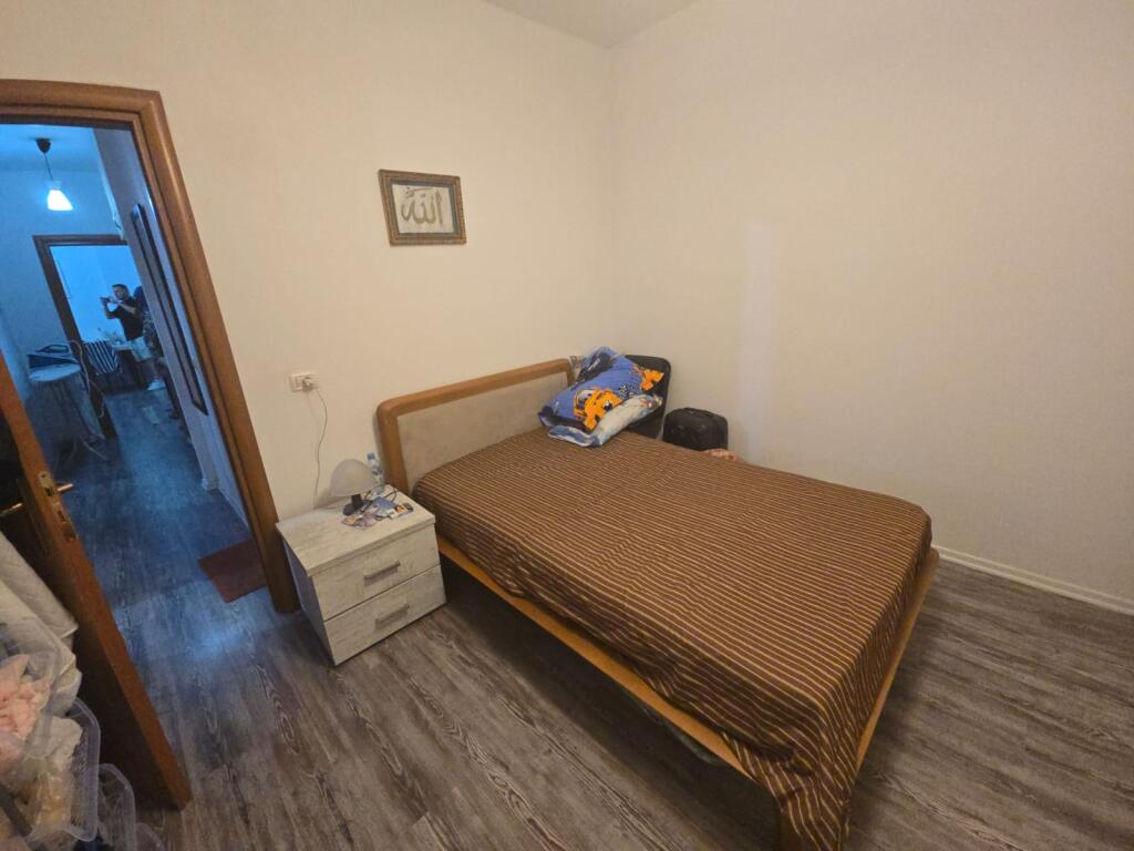 AFFITTASI APPARTAMENTO 1+1 VICINO ALL'ACQUEDOTTO, DURRËS