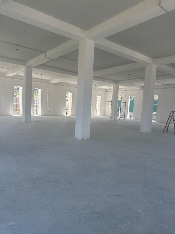 Industrial property for rent in Prush
