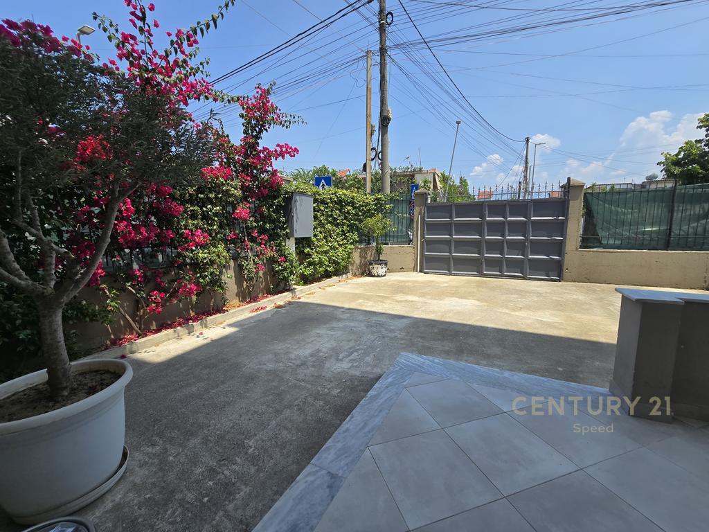 4-Storey Villa for rent in the Misto Mames area!!