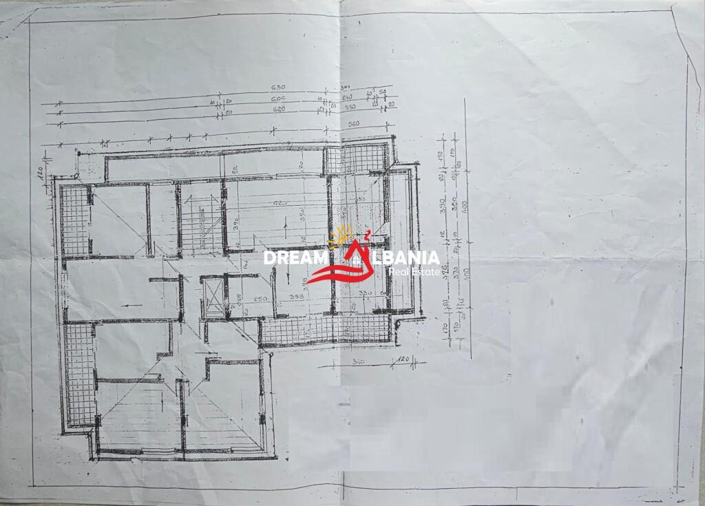 Appartamento 2+1 in vendita a 21 Dhjetori vicino al Quartiere Nr.2 a Tirana (ID 41211402)